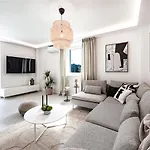 Luna Villa *