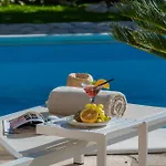 Luna Villa *